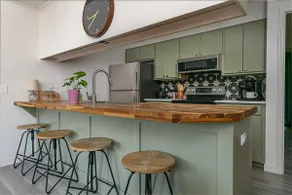 Cameron's Cottage: Stylish, 2-bedroom townhome - Image 3