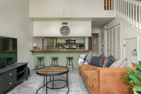 Cameron's Cottage: Stylish, 2-bedroom townhome - Image 4