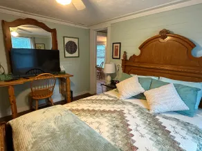Cozy Cottage! Less than 3 miles from Dtown Aiken! - Image 2