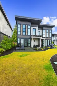 NEW Waterfront Resort Townhome 3 BEDS AND 3 BATH Sleeps 6 - Image 3