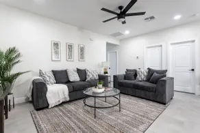 Cozy West Valley Family Retreat Near Stadium - Image 2