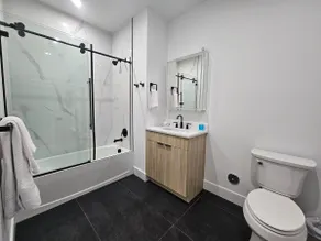 Modern unit near NYC/Metlife - Image 5
