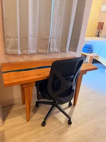 Desert Live Edge Guest House: Serene Comfort! - Image 3