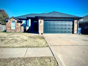 14 Mi to Downtown OKC: Edmond Gem w/ Fenced Yard! - Image 2