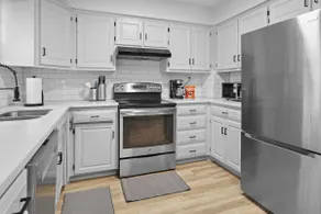 Spacious Olathe Home |4BR |3Baths |Sleeps 12 - Image 4