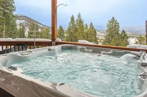 Hilltop Haven HotTub Games Poker Gym Sauna VIEWS! - Image 2