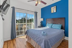 Beach Loft, steps to the beach - Image 4