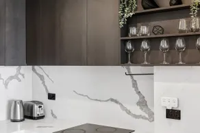 Stylish 2BR Retreat in Heart of Darling Harbour! - Image 3
