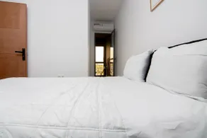 2-Bedroom Apartment Airport and Stadium Side - Image 5