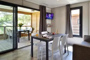 Beachfront cottage - Image 2