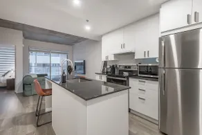 Luxury 1BR Suite • Balcony - Image 4