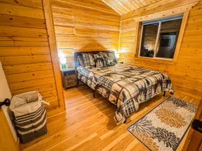 Cozy Log Cabin for Northern Lights | Hot Tub - Image 3