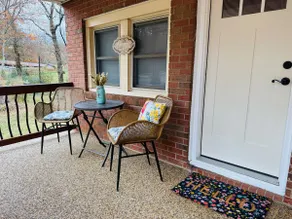 The Vintage Rose Farmhouse - Image 5