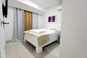 Designer Suite: Pool, Fast Wi-Fi, VIP Parking - Image 4