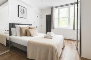 Chic Hammersmith Studio | Steps to Tube | W6 - Image 4