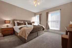 WhiskAwayStays - Sebright Avenue - Luxury Home - Image 2