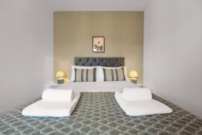 WhiskAwayStays - Sebright Avenue - Luxury Home - Image 4