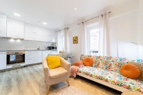 Elegant 2 Bedrooms Apartment with Balconies in Lisbon - Image 5