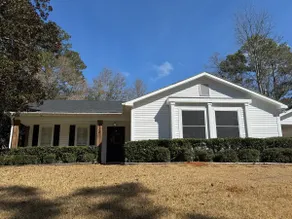 Elton’s Retreat|Private Pool Near Mobile Bay - Image 4