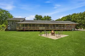 Tranquil Lakefront Studio on Private Gated Farm - Image 2