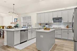 Spacious 3BR Getaway w Dedicated Office Sleeps 5 - Image 4