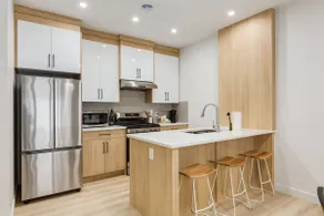 ”Mint & Mahogany” 3bdrm 5 mins to C-Train! - Image 5