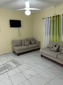Modern 3BR Apt - mins from Beach & Restaurants - Image 3