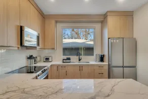 Modern House by Shaganappi CTrain |King Bed|Garage - Image 5