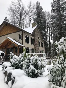 Gallup Creek Lodge in downtown Glacier! - Image 5