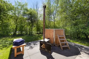 Bosresort Juni - Modern spacious villa with hot tub - Image 5