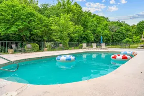 Creekside Cabin + Pool • 10 Mins to Thunder Ridge - Image 5