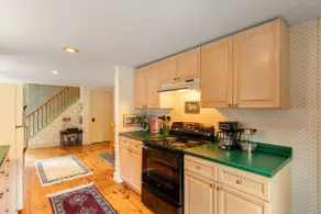 Cozy Village Cottage | Near Jay Peak - Image 4