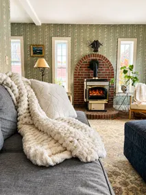 Cozy Village Cottage | Near Jay Peak - Image 2