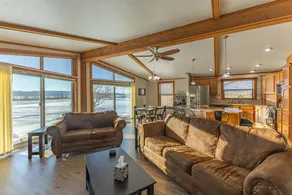 Copper Creek Getaway Sleeps 6 Hot Tub - Image 2