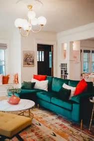 Eclectic & vibrant 4 bedroom+RokuSmartTV+EVCharger - Image 2