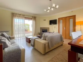 Cozy Summer House by the Beach - Image 3