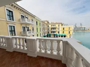 Canal View Apart with Jacuzzi in Qanat Quartier - Image 5