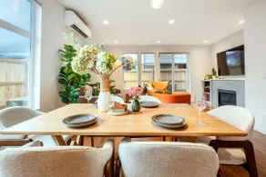 Spacious Modern House Rooftop Backyard Loft 3B2.5B - Image 2