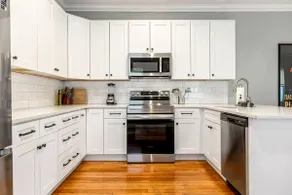Modern Hill Home | Walk to Shops & Restaurants - Image 4