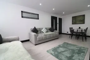 Stylish Stay In East Kilbride, Glasgow. - Image 3