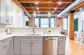 201LOFT River North’s 2,000 SQFT Social Flagship - Image 3