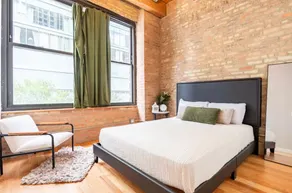 201LOFT River North’s 2,000 SQFT Social Flagship - Image 4