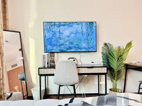 Cosmos Living Work-Friendly Studio Metro Access - Image 5