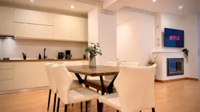 Premium Stay - Spacious 3BR with Balcony - Image 3