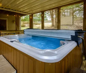 Spacious Galena Retreat | Hot Tub + Resort Access - Image 4