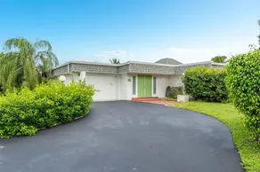 Bright Modern 3BR • Near Beach, Casino & Stadium - Image 2