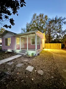 Dolly’s - Image 4