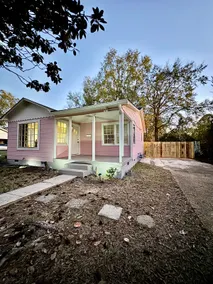 Dolly’s - Image 3