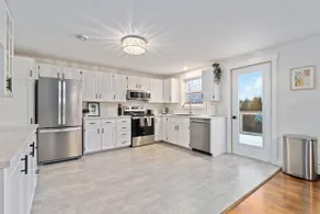 Cozy West Bedford Home 1 Min to Greenfoot Arena - Image 3
