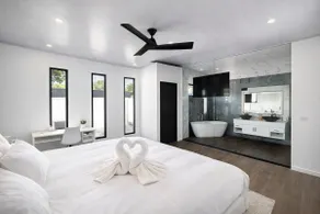 Stylish experience at this centrally-located place - Image 3